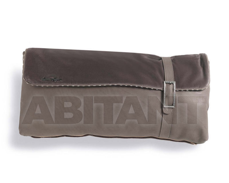 Купить Подушка Vittoria Frigerio by Frigerio Poltrone e Divani News VF06