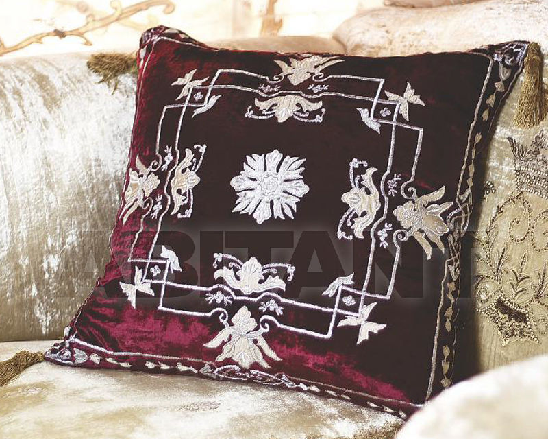 Купить Подушка LONDRA LaContessina 2018 R2451 Velvet 70